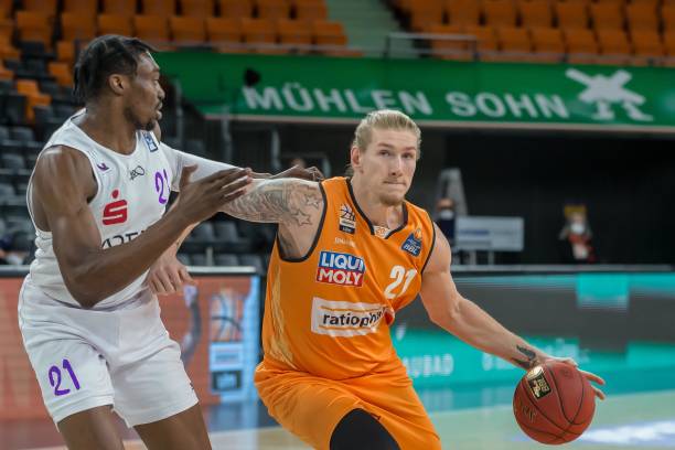 可以担任自 可以担任自