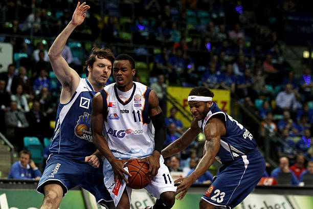 他不仅打入 他不仅打入