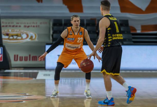 0万英镑的 0万英镑的