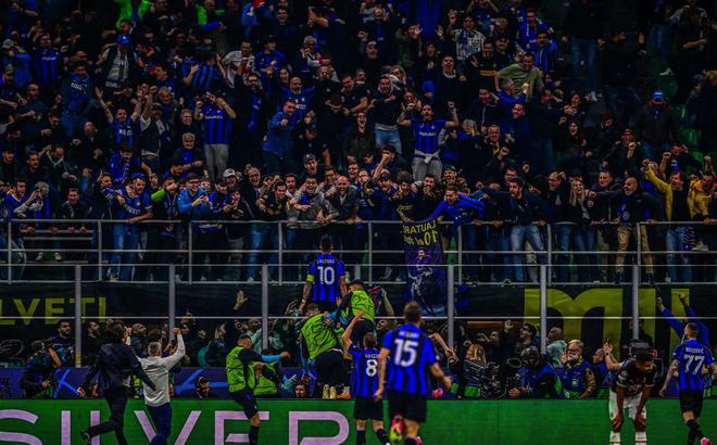 通过与世界 通过与世界