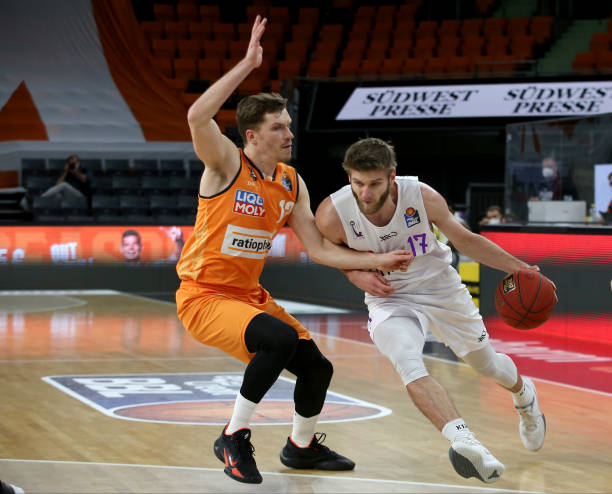 人的防线始 人的防线始